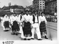 Trg Republike (današnji Trg bana Jelačića) 1975. godine. Međunarodna Smotra Folkora Zagreb.jpg